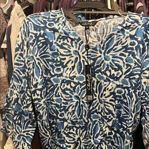 Charle brand new  Blue and White Patterned Blouse size small petite